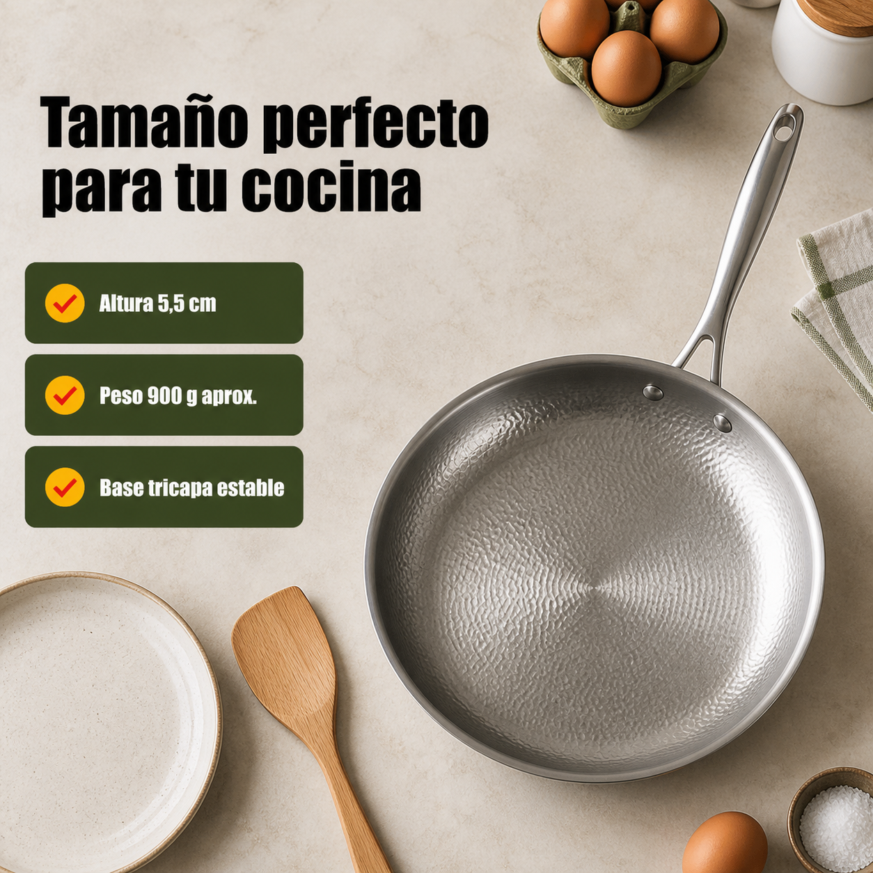 Sartén de acero inoxidable de 26 cm junto a objetos cotidianos mostrando su tamaño real en contexto de cocina