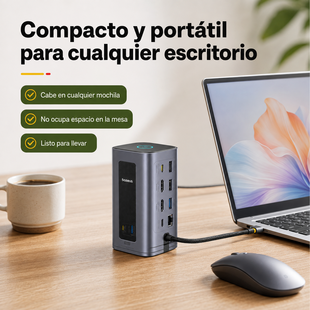 Hub USB-C 12 en 1 junto a portátil mostrando sus dimensiones compactas y diseño de sobremesa