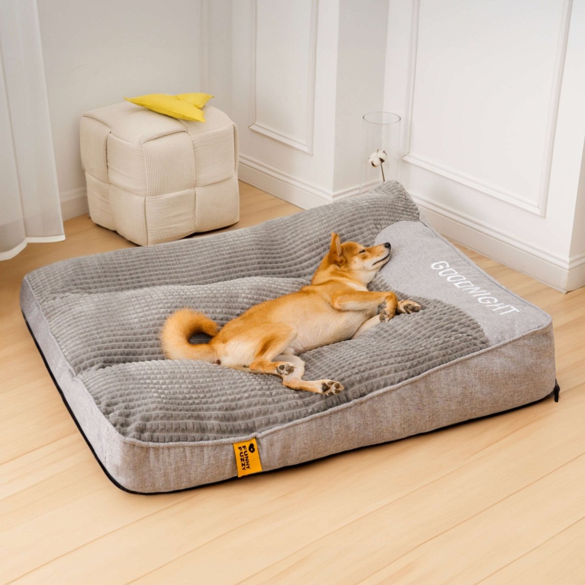Cama grande con cojín grueso y antirrayas para perro