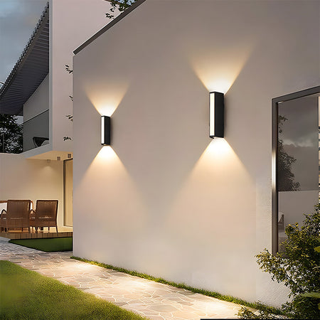 Aplique de Pared Moderno para Exterior – Lámpara LED Vertical
