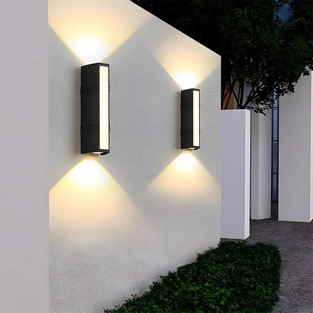 Aplique de Pared Moderno para Exterior – Lámpara LED Vertical