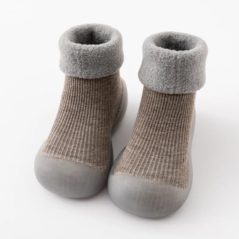 Calor y Seguridad – Calcetines-Zapato Antideslizantes para Bebés