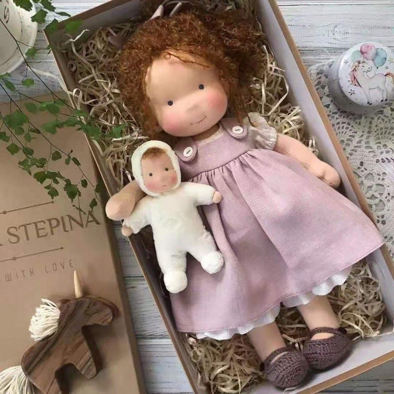 Muñeca artesanal de tela suave - Juguete creativo para niños