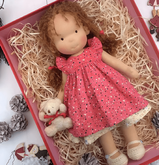 Muñeca artesanal de tela suave - Juguete creativo para niños