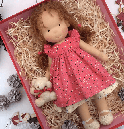 Muñeca artesanal de tela suave - Juguete creativo para niños
