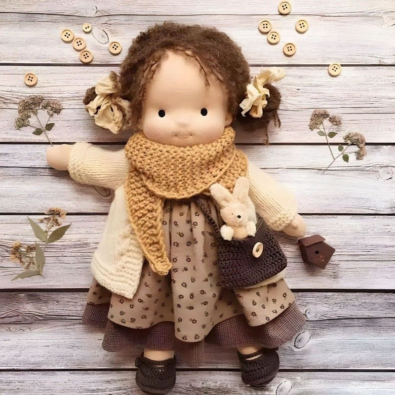 Muñeca artesanal de tela suave - Juguete creativo para niños