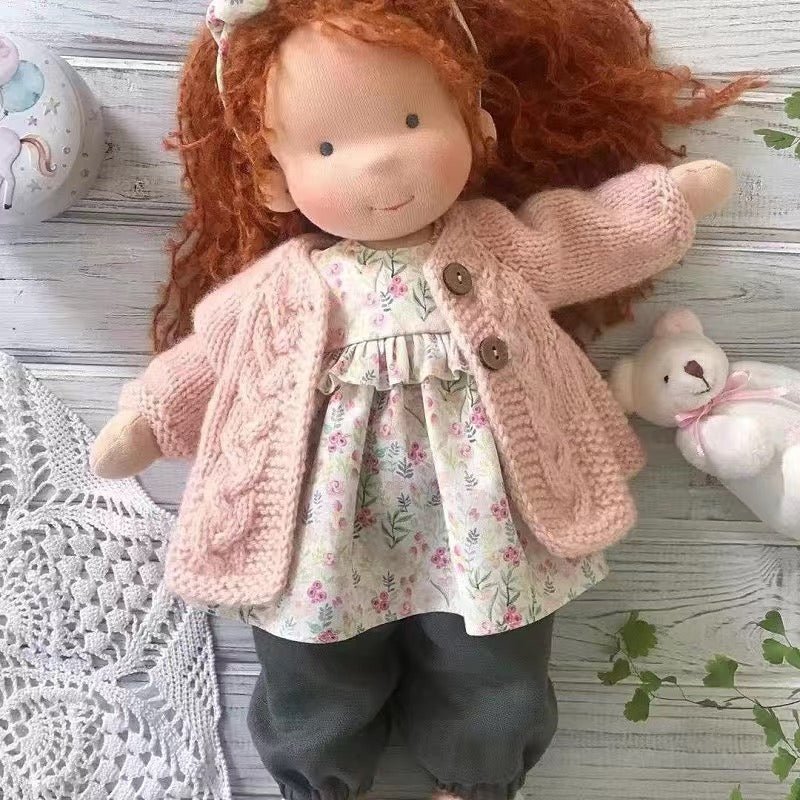 Muñeca artesanal de tela suave - Juguete creativo para niños