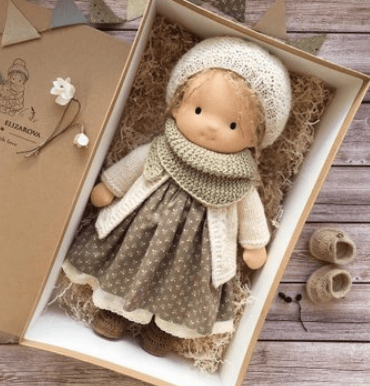 Muñeca artesanal de tela suave - Juguete creativo para niños