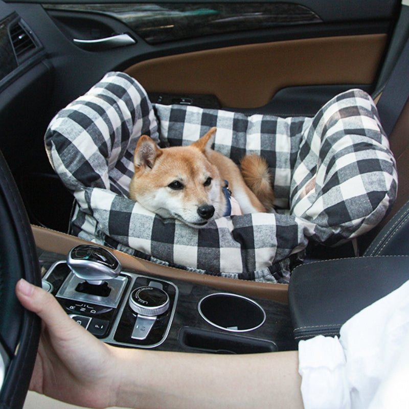 Asiento de coche portátil para mascotas estilo cojín de refuerzo — Asiento de coche para perro
