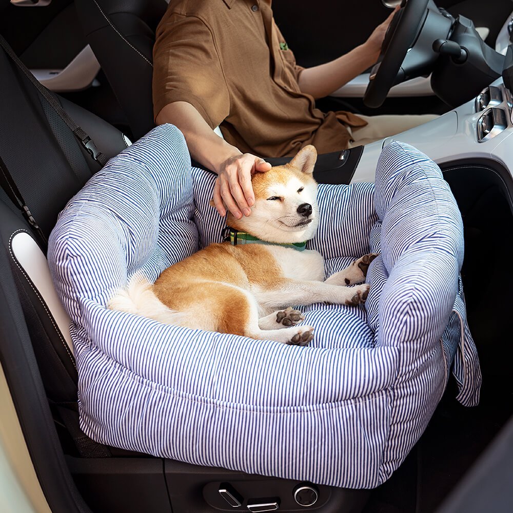 Asiento de coche portátil para mascotas estilo cojín de refuerzo — Asiento de coche para perro